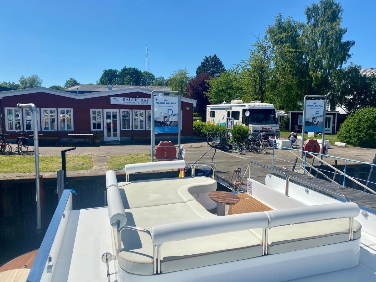 Готель Hausboot Mit Traumlage In Luebeck-Travemuende Екстер'єр фото