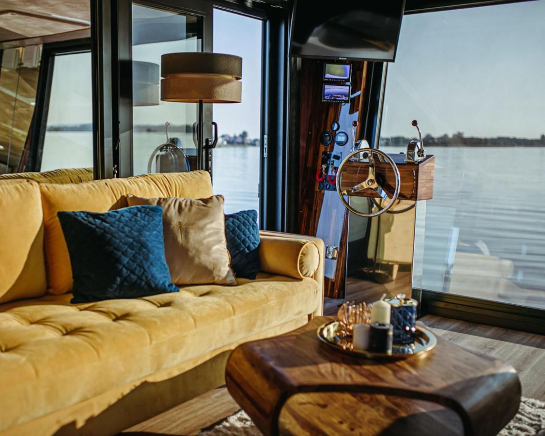Готель Hausboot Mit Traumlage In Luebeck-Travemuende Екстер'єр фото