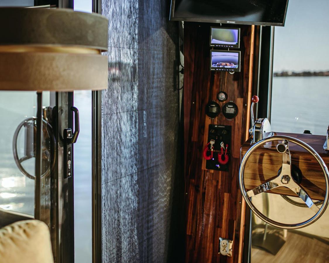Готель Hausboot Mit Traumlage In Luebeck-Travemuende Екстер'єр фото